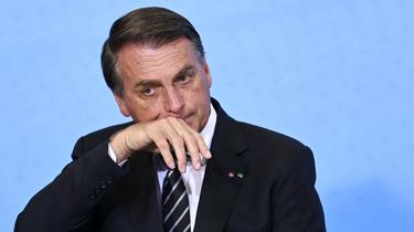 Jair Bolsonaro is caught in a controversy after his comments on alleged fraud linked to the Brazilian electronic voting system.