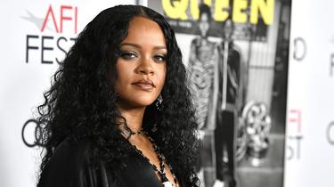 Le remix d'un hadith islamique a été utilisé lors du deuxième défilé de la marque de lingerie lancée par Rihanna. 