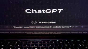 Le logiciel conversationnel, ChatGPT, peut livrer des fausses informations selon son concurrent Google. [REUTERS]