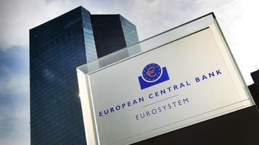 Face au cataclysme économique déclenché par la pandémie de coronavirus, la Banque centrale européenne s'est dite "prête" jeudi à renforcer son programme d'urgence et le prolonger au-delà de la fin 2020 [Daniel ROLAND / AFP/Archives]