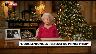 Royaume-Uni : Dans son message de Noël, Elizabeth II confie que Philip lui « manque »