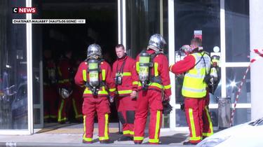 Plusieurs dizaines de sapeurs-pompiers ont été obligés d'intervenir en urgence pour contenir le feu.