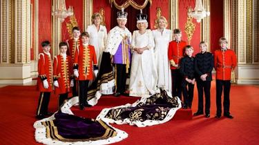 Les huit enfants étaient présents derrière le roi Charles III lors de la cérémonie de couronnement. 
