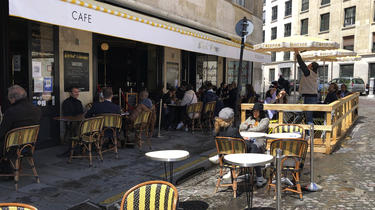Certaines terrasses ne respectent les règles édictées par la Ville de Paris.