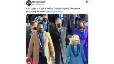 Eugene Goodman (à gauche) fait partie de l’équipe de sécurité qui escorte la nouvelle vice-présidente américaine Kamala Harris (à droite).