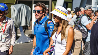 Fernando Alonso était en couple avec Andrea Schalger depuis moins d'un an.