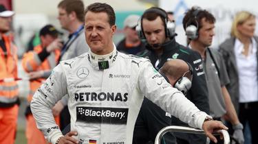 L’état de santé de Michael Schumacher est gardé secret, dix ans après son terrible accident de ski.