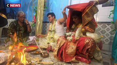 Inde : un couple de transgenres s’est uni lors d’une cérémonie traditionnelle bengali