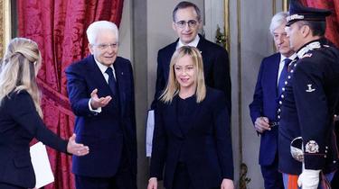 Giorgia Meloni a prêté serment en présence du président de la République italien Sergio Mattarella.