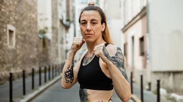 Marie Loiso ist ein ehemaliger Taekwondo-Schwarzgurt. 