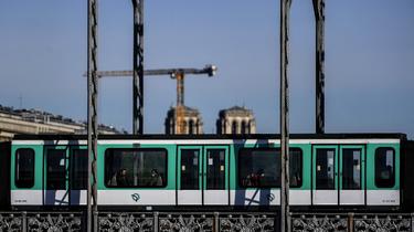Des élus parisiens et franciliens s'insurgent que l'offre reste réduite dans les transports.