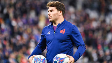 Antoine Dupont va intégrer l'équipe de France de rugby à 7 en janvier.