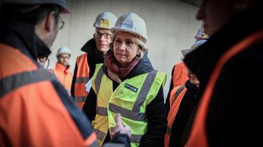 Valérie Pécresse sur le chantier du prolongement de la ligne 12 vers Bagneux, inauguré depuis.