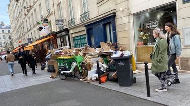 Il reste encore plus de 9.000 tonnes de déchets non ramassés dans les rues parisiennes.