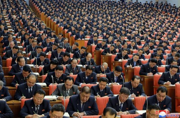 Réunion du Comité central du Parti des travailleurs nord-coréen, le 30 décembre 2019 à Pyongyang [KCNA / KCNA VIA KNS/AFP]