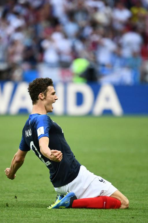 Le défenseur des Bleus  Benjamin Pavard exulte après avoir inscrit le 2e but pour la France face à l'Argentine en 8e de finale du Mondial, le 30 juin 2018 à Kazan [FRANCK FIFE / AFP/Archives]