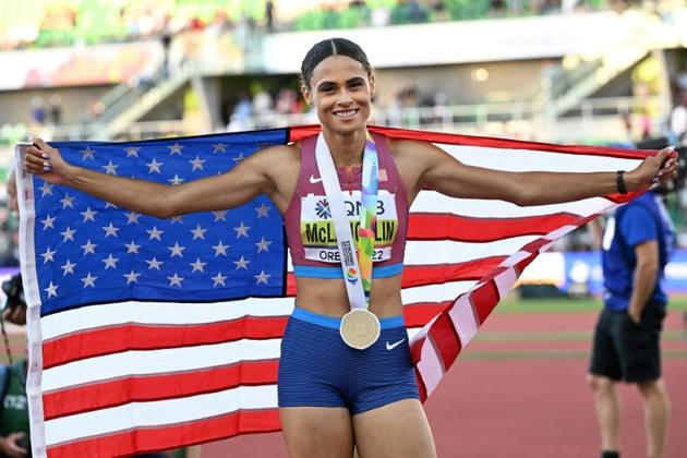 L'Américaine Sydney McLaughlin après sa victoire à la finale du 400 mètres haies du Championnat du monde d'athlétisme, le 22 juillet 2022 à Eugene, dans l'Oregon  [Jewel SAMAD / AFP/Archives]