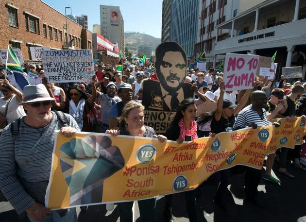 Manifestation d'opposants au Cap le 6 avril 2017 pour demander la démission de Jacob Zuma, alors président sud-africains [RODGER BOSCH / AFP/Archives]