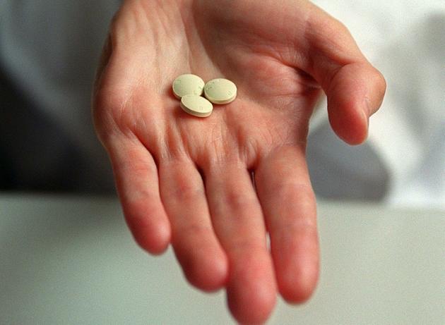 Image d'illustration de pilules de mifepristone, autorisée depuis 2000 aux Etats-Unis, et qui est l'un des deux médicaments utilisés pour une IVG médicamenteuse [MANOOCHER DEGHATI / AFP/Archives]