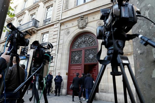 L'entrée de la résidence hôtelière rue Tronchet dans le centre de Paris où Kim Kardashian a été braquée, le 3 octobre 2016 [Thomas SAMSON / AFP]