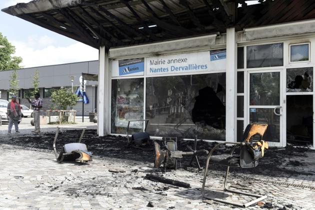 La mairie annexe de Dervallières, incendiée dans la nuit du 3 au 4 juillet 2018 [SEBASTIEN SALOM GOMIS / AFP]