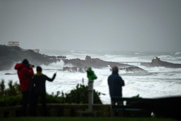 Fortes vagues à Biarritz lors de la tempête Amélie, le 3 novembre 2019 [GAIZKA IROZ / AFP]