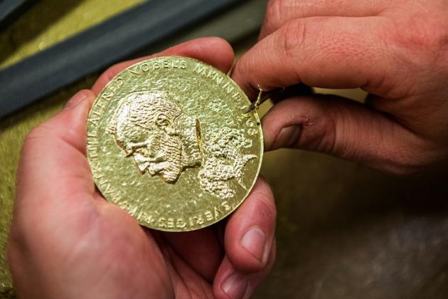Fabrication des médailles des prix Nobel, le 29 octobre 2019 à Eskilstuna, en Suède [Jonathan NACKSTRAND / AFP/Archives]