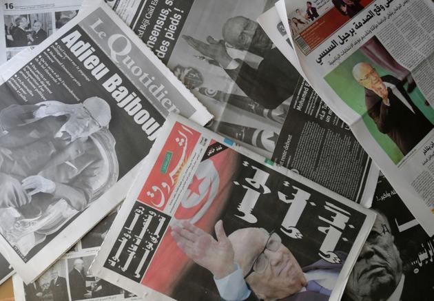 Des Unes de journaux tunisiens après la mort du président Béji Caïd Essebsi, le 26 juillet 2019  [FETHI BELAID / AFP]