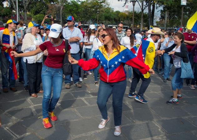 Des Vénézuéliens vivant au Costa Rica manifestent à San Jose contre Nicolas Maduro, le 2 février 2019 [Ezequiel BECERRA / AFP]