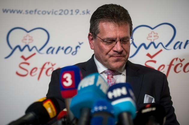 Maros Sefcovic fait une déclaration après sa défaite au second tour de la présidentielle en Slovaquie, le 30 mars 2019 à Bratislava [VLADIMIR SIMICEK / AFP]