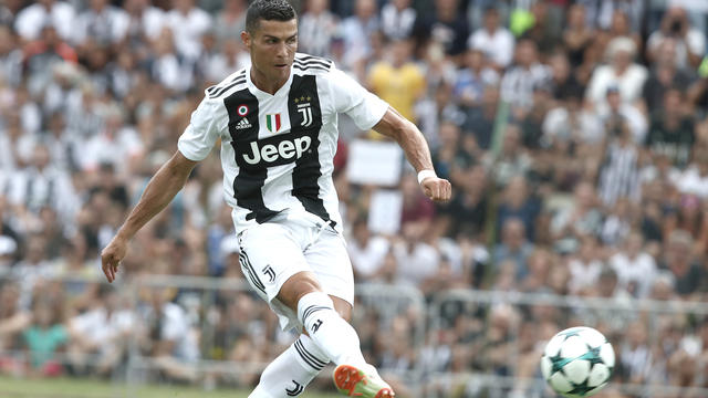 Cristiano Ronaldo Marque Ses 2 Premiers Buts à La Juventus