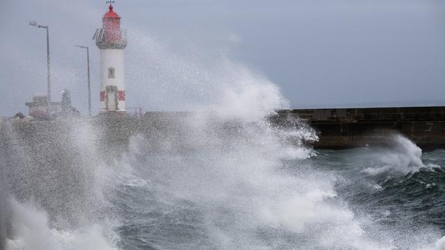 Des vagues sur l'île de Groix, dans le Morbihan, en mai 2020.