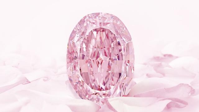 Enchères : un diamant rose rarissime pourrait être vendu 38 millions de  dollars | CNEWS