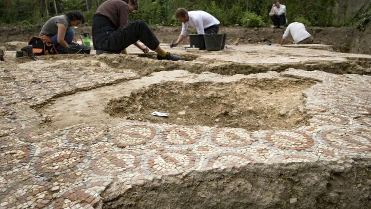 Fouilles sur un site archéologique gallo-romain à Auch, dans le sud-ouest de la France, le 11 juillet 2017 [Eric CABANIS / AFP]