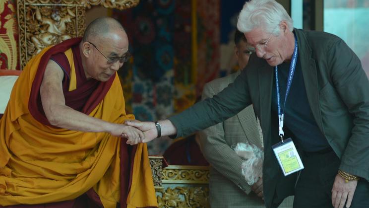 Le Dalaï Lama (g) et l'acteur américain Richard Gere lors du 79e anniversaire de Choglamsar, près de Leh, dans l'Himalaya le 6 juillet 2014  [ / AFP]