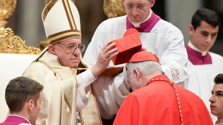 Le pape François fait cardinal l'archevèque mexicain Carlos Aguiar, à Mexico le 19 novembre 2016  [TIZIANA FABI / AFP]