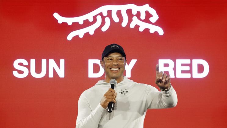 Tiger Woods a lancé sa propre marque de vêtements intitulée «Sun Day Red».