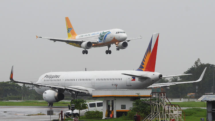 Une femme a été arrêtée à l'aéroport de Manille pour avoir caché un bébé dans son sac. 