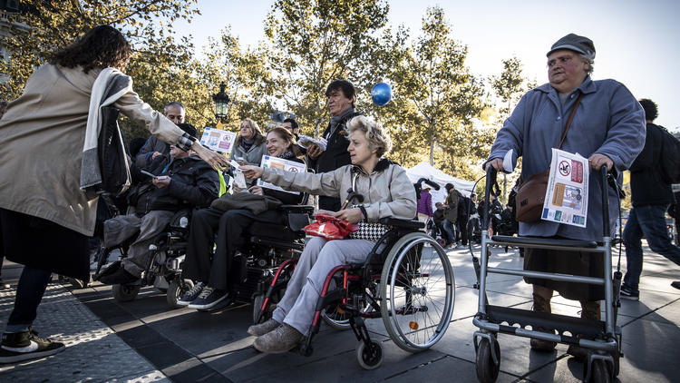 Une manifestation de personnes handicapées sur l'accessibilité aux transports en 2018.