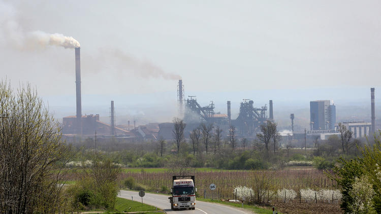 Une usine de charbon, très polluante, en Serbie