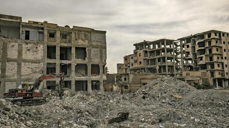 La ville de Raqqa, ancienne «capitale» de Daesh en Syrie, a été reprise en octobre 2017 par les forces arabo-kurdes soutenues par la coalition internationale antijihadiste menée par les Etats-Unis. Un an et demi plus tard, la fin du «califat» était annoncée. 