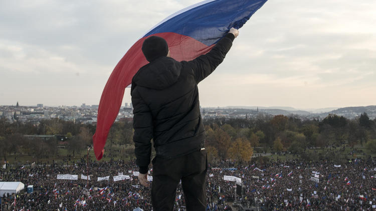 250 000 Tchèques ont manifesté à Prague samedi.