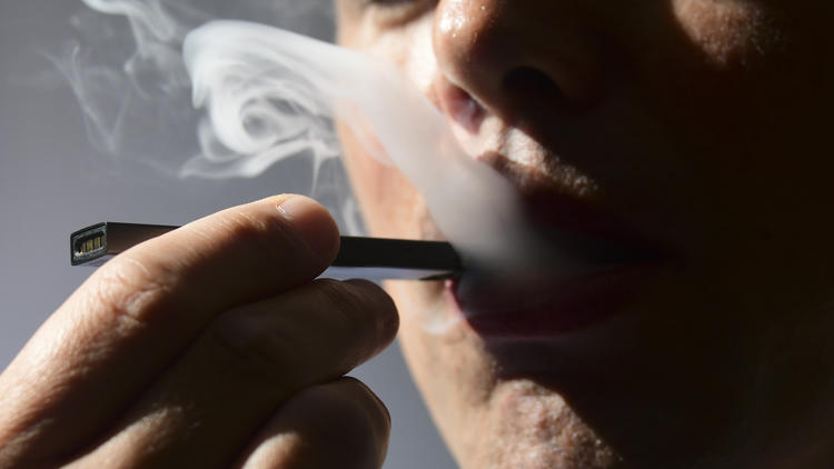 La cigarette électronique est déjà interdite au Brésil, à Singapour et en Thaïlande.