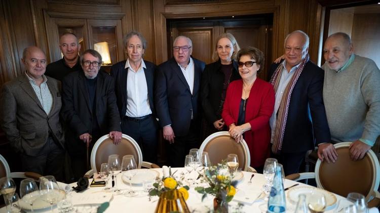 Le jury du Prix Goncourt tente de voler au secours de la librairie française