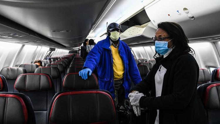 De l'embarquement aux conditions de vol en passant par les prix, tout pourrait être chamboulé par le coronavirus.