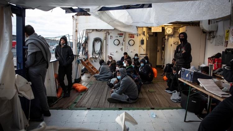 Une centaine de migrants éligibles ont pu débarquer ce dimanche 6 novembre.