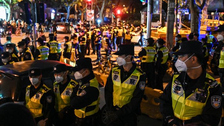 Plusieurs personnes, dont un journaliste de la BBC, ont été arrêtées lors des manifestations contre le gouvernement chinois à Shanghai