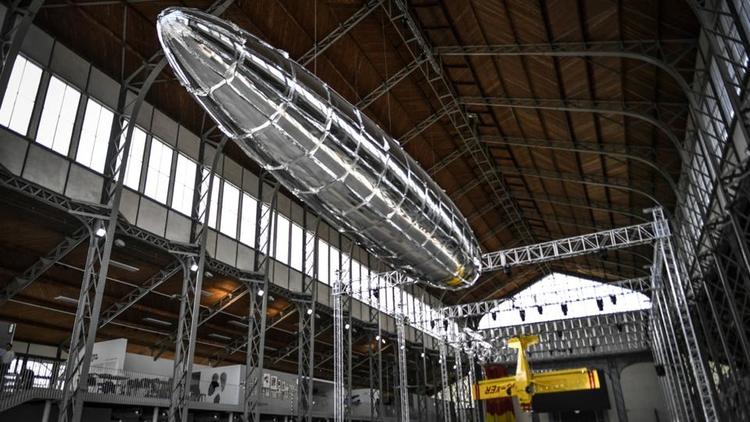 Le Hangar Y mesure 70 mètres de long et 23 mètres de hauteur.
