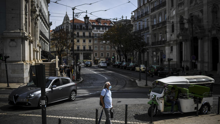 Vidée de ses touristes, Lisbonne cherche des solutions à ses problèmes de logement