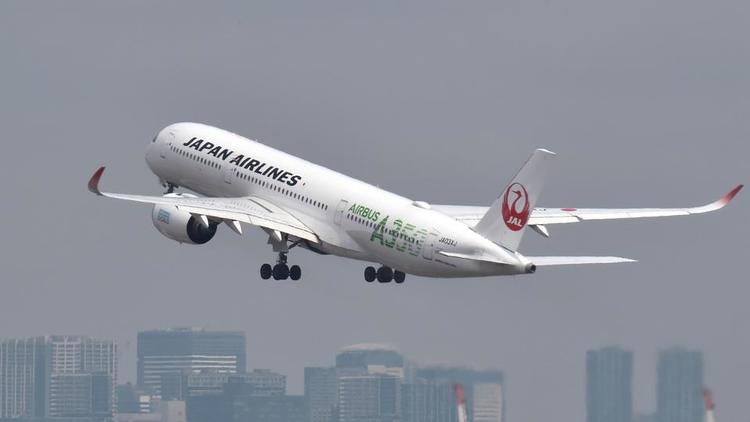 Japan Airlines suit l'exemple d'Air Canada et EasyJet, chez qui la neutralité de genre est adoptée depuis l'an dernier.